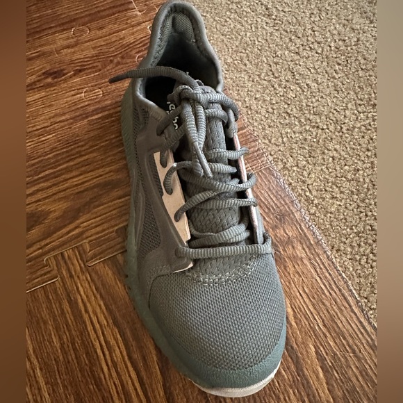 Reebok steel toe shoes - Picture 1 of 5